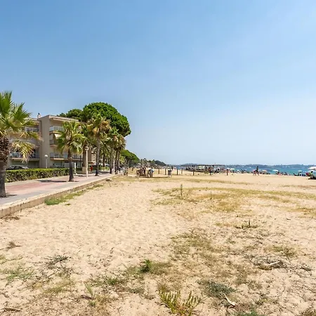 Vilamar: Apartamento Renovado Delante Del Mar Apartment *